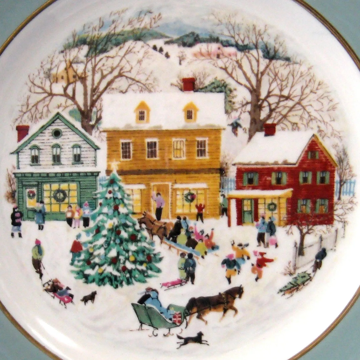 Christmas Country Christmas Plate E Wedgwood 1980 Green Border Avon England