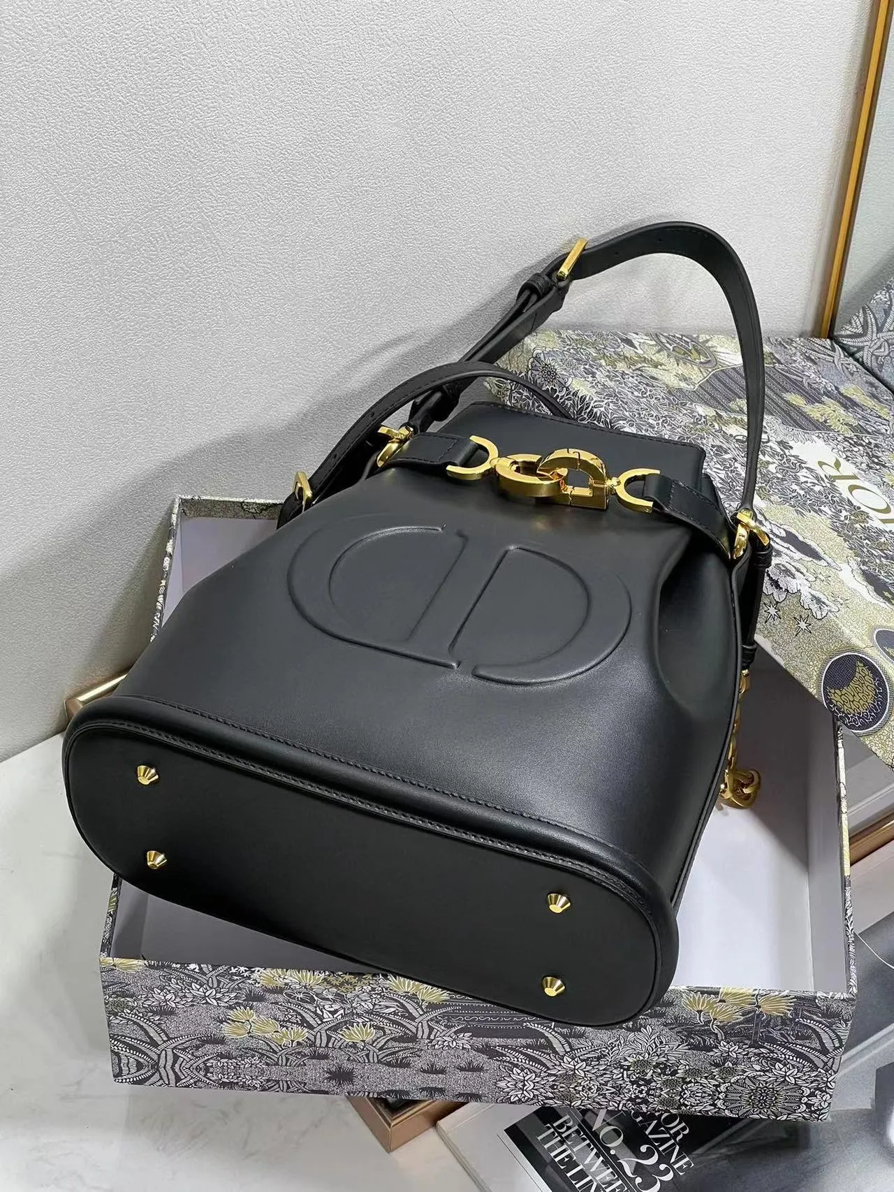 DR341 Medium C'est Dior Bag / 9.5 x 10 x 4 inches