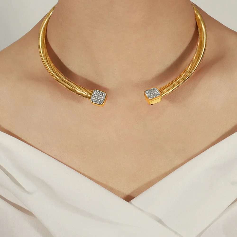 Fashionable Minimalist Blade Collar Necklace with Gold-Plated Zircon Insets
