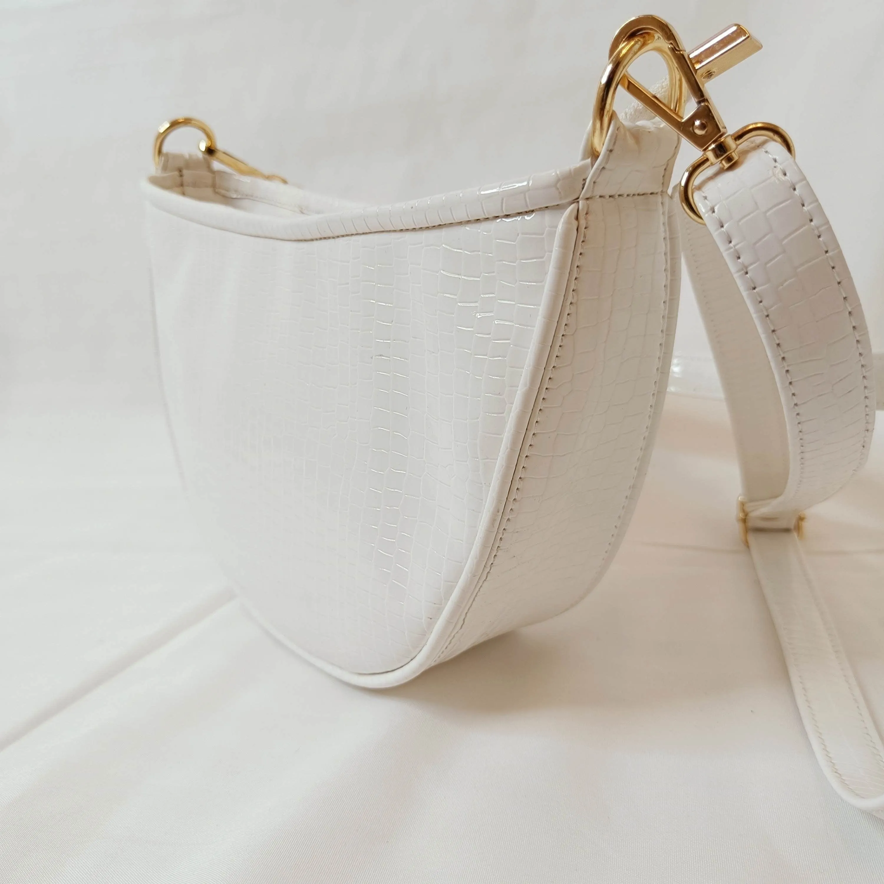 Latest Snake Pattern Shoulder Bag
