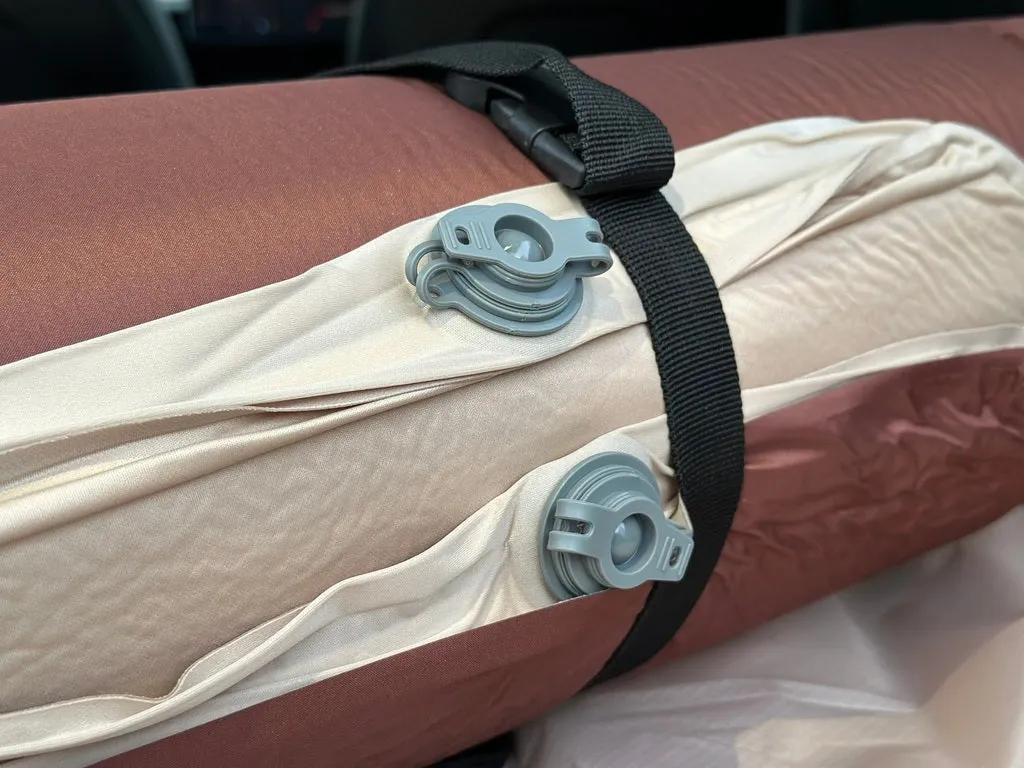 Self-inflating foam mattress
