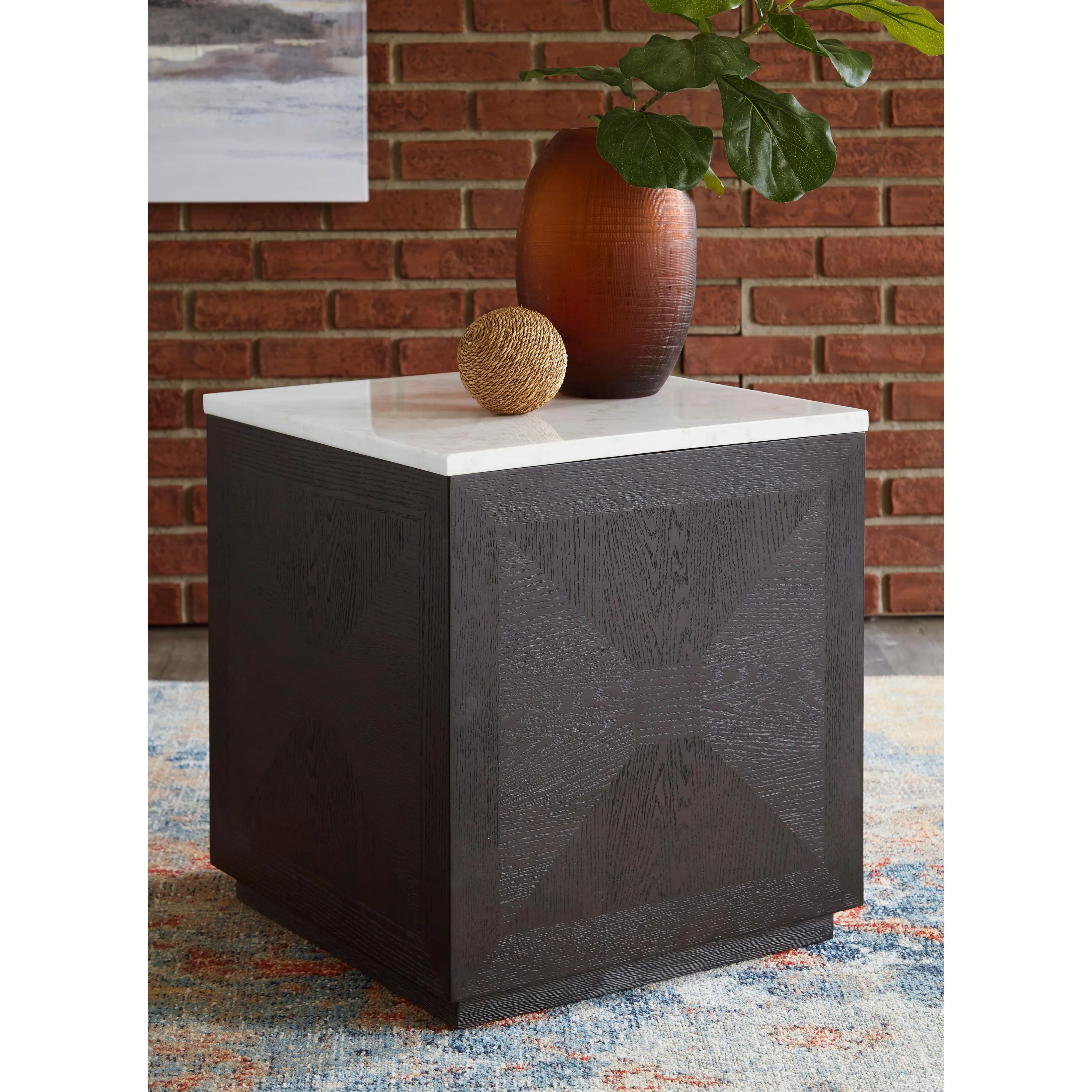Signature Design by Ashley Henridge Accent Table A4000563