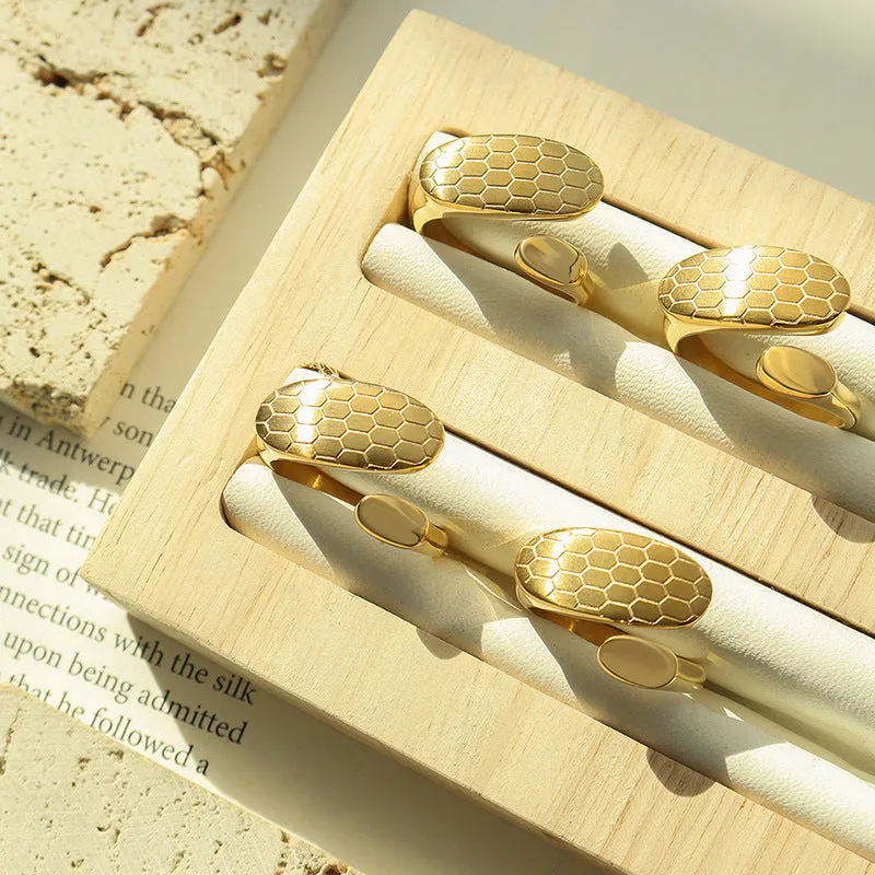 Special-Shaped Honeycomb Mesh Titanium Steel Ring with 18K Gold Accent
