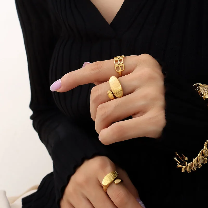 Special-Shaped Honeycomb Mesh Titanium Steel Ring with 18K Gold Accent