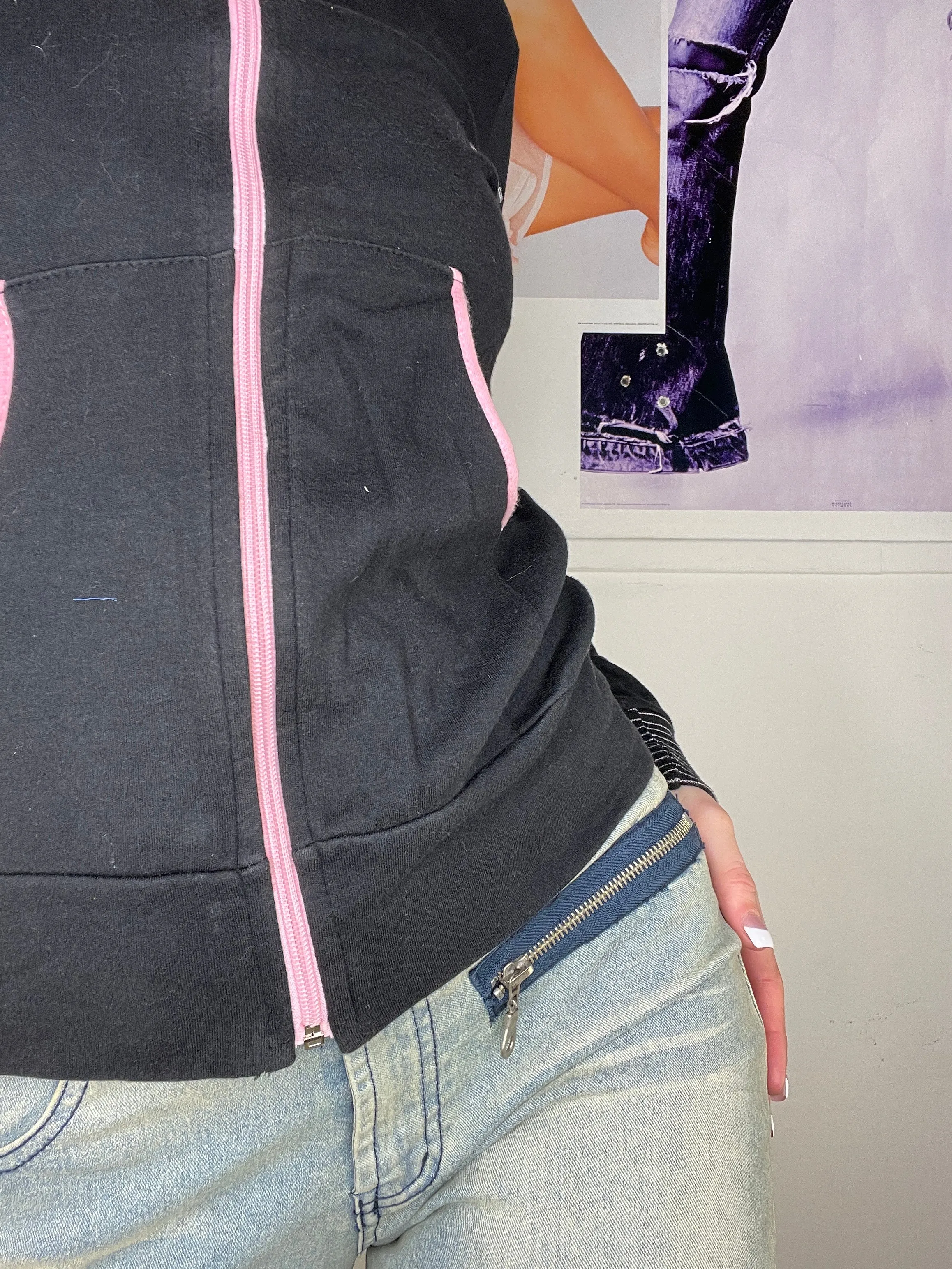 sporty zipper with pink details