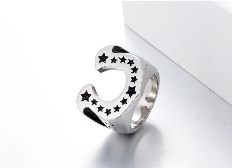 Trendsetter Retro Vintage Horseshoe Closed Mouth Ring